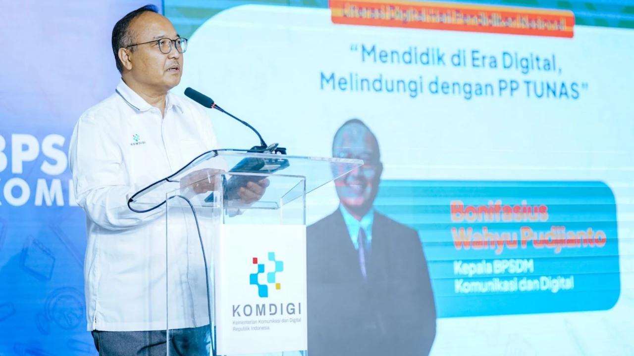 Komdigi: Anak Tak Cukup Diberi Internet, tapi Butuh Pendampingan