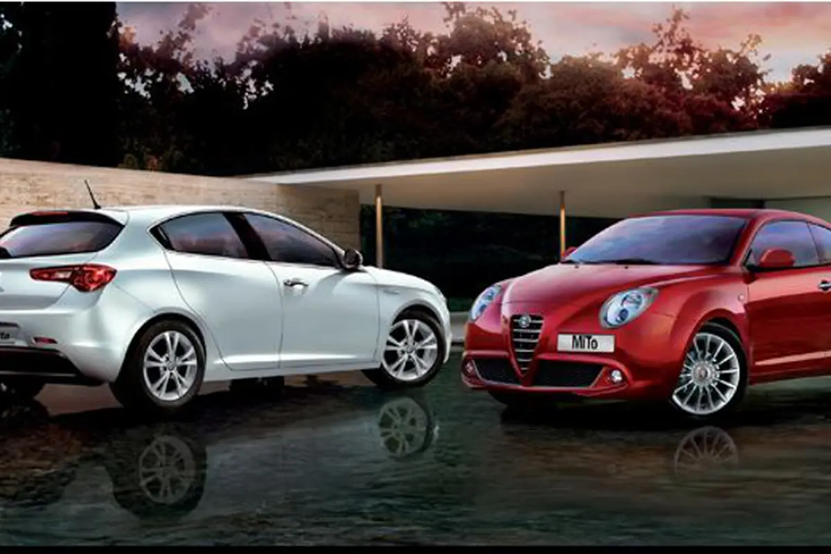 Mobil Alfa Romeo Ferrari