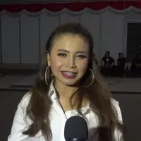 Dalam acara HUT sebuah stasiun TV, Rossa tak hanya bernyanyi, dia juga diinta akting menjadi TKW