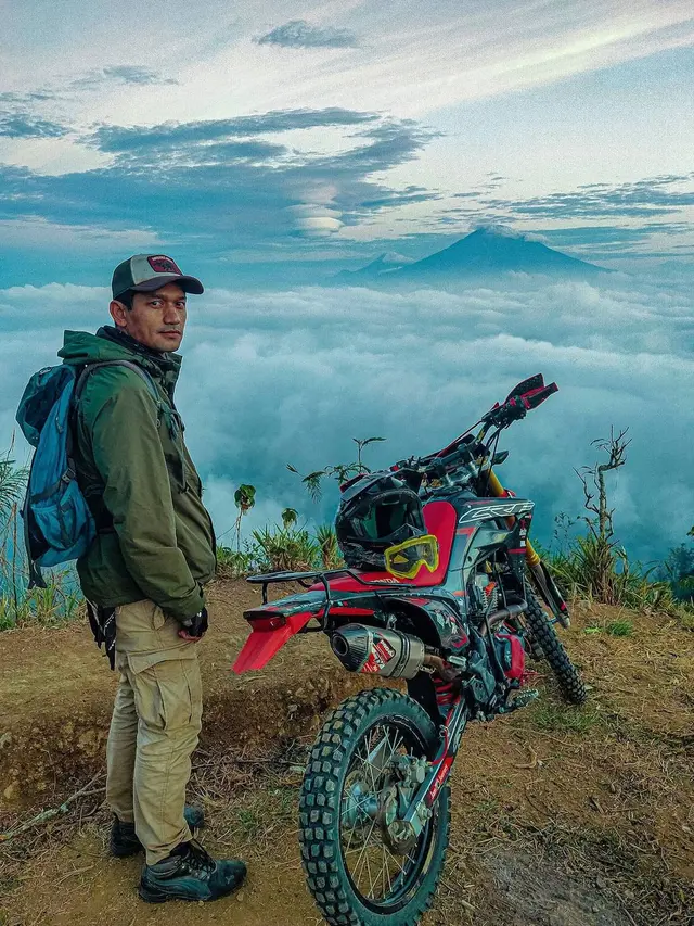 Bersimbah Lumpur, Ini 7 Gaya Artis Pria Saat Main Motocross