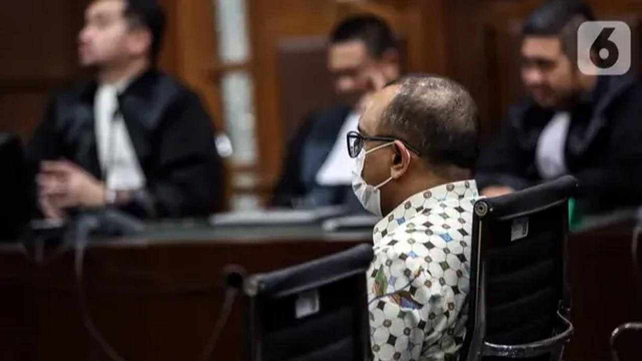 Namun Ketua Pokja itu bersikukuh bahwa pengadaan BTS 4G di BAKTI telah menerapkan sistem elektronik. Dia beralasan dasar hal itu mengacu pada Peraturan Direktur Utama (Perdirut) nomor 7 tahun 2020, dimana pemenang tender baru diumumkan secara online.