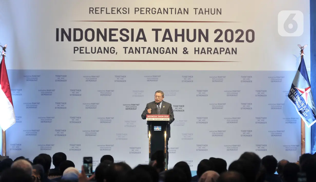 Ketum Partai Demokrat, Susilo Bambang Yudhoyono (SBY) menyampaikan pidato saat acara  Refleksi Pergantian Tahun di di Jakarta Convention Center, Rabu (11/12/2019). Dalam pidatonya, SBY mencermati situasi dan kondisi bangsa Indonesia saat ini dan yang akan datang. (merdeka.com/Iqbal S. Nugroho)