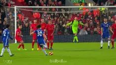 Gol tendangan bebas David Luiz yang buat kiper Liverpool Simon Mignolet tak berkutik mengisi deretan gol terbaik Liga Inggris pekan ke-23 bersama gol tembakan keras James Morisson, penyelesaian dingin Gylfi Sigurdsson dan Kevin de Bruyne.