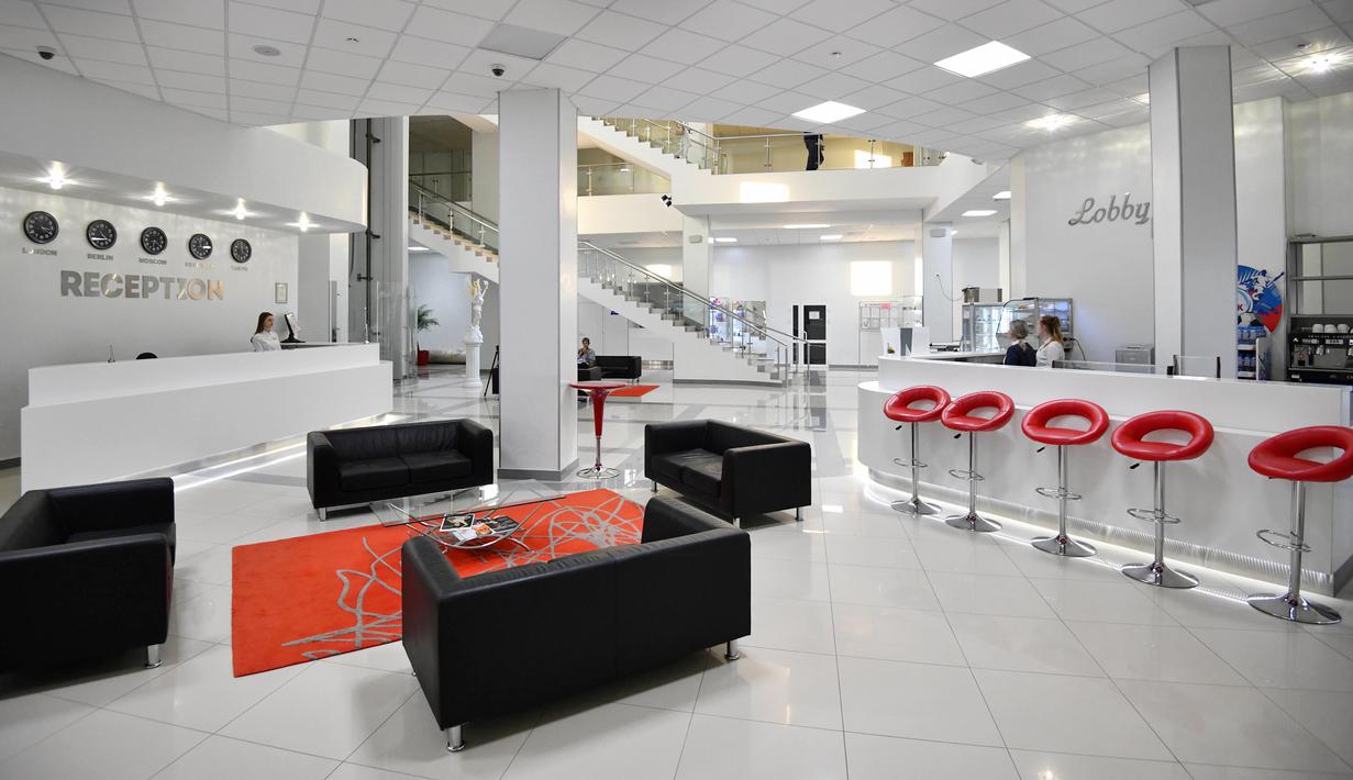 Pandangan lobi Pusat Olahraga Olimpiade yang dipilih untuk menjadi markas tim nasional sepak bola Panama pada Piala Dunia 2018 di Saransk, Rusia, Kamis (3/5). (Mladen ANTONOV / AFP)