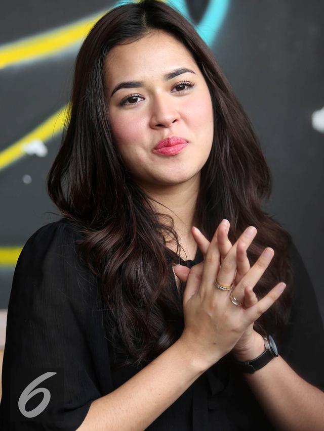 Raisa Kondangan ke Resepsi Kahiyang tanpa Hamish Daud ...