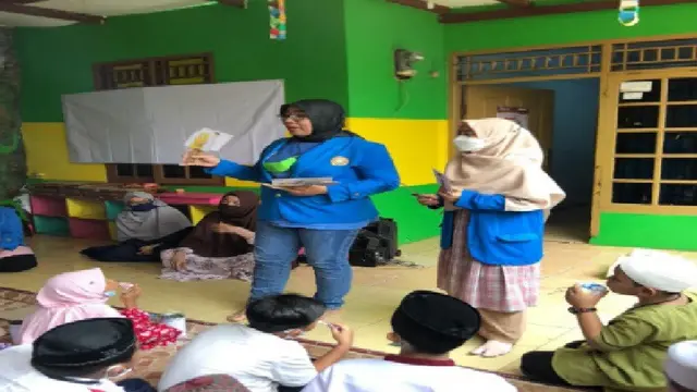 Kegiatan mahasiswa Unpam dalam mengedukasi anak-anak soal dampak penggunaan gawai