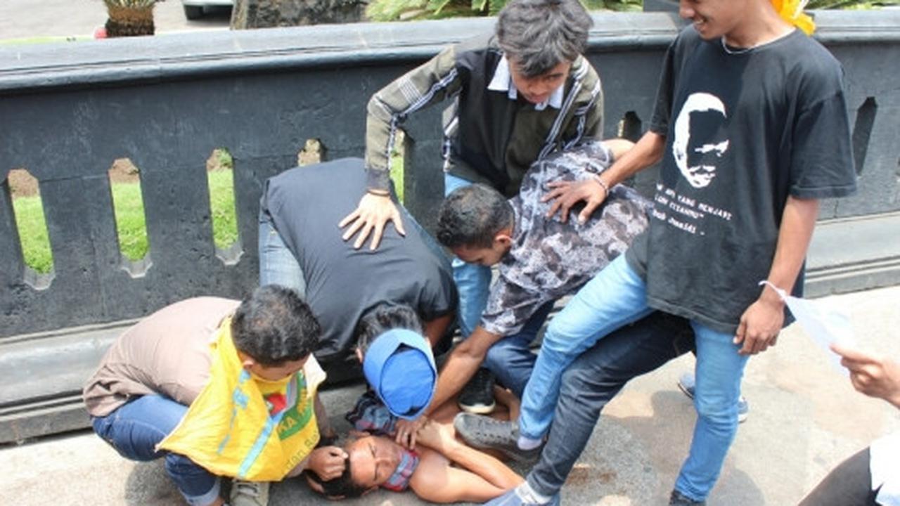 Aksi teatrikal kecam pembunuhan sadis Salim Kancil