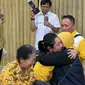 Ketua DPD Partai Golkar Solo, Sekar Tandjung terlihat menangis usai rapat pleno pada Rabu (28/8) malam.(Fajar Abrori)