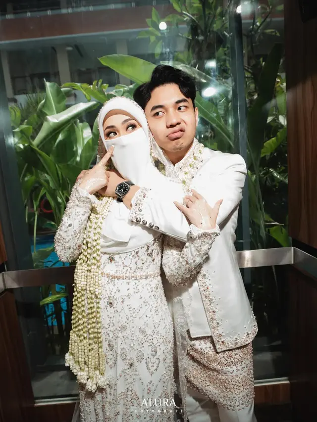 6 Momen Akad Nikah Fiki Naki dan Tinandrose, Khidmat dengan Dekorasi Serba Putih