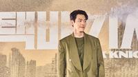 Kim Woo Bin dalam konferensi pers serial "Black Knight", Rabu (10/5/2023). (Foto: Netflix)