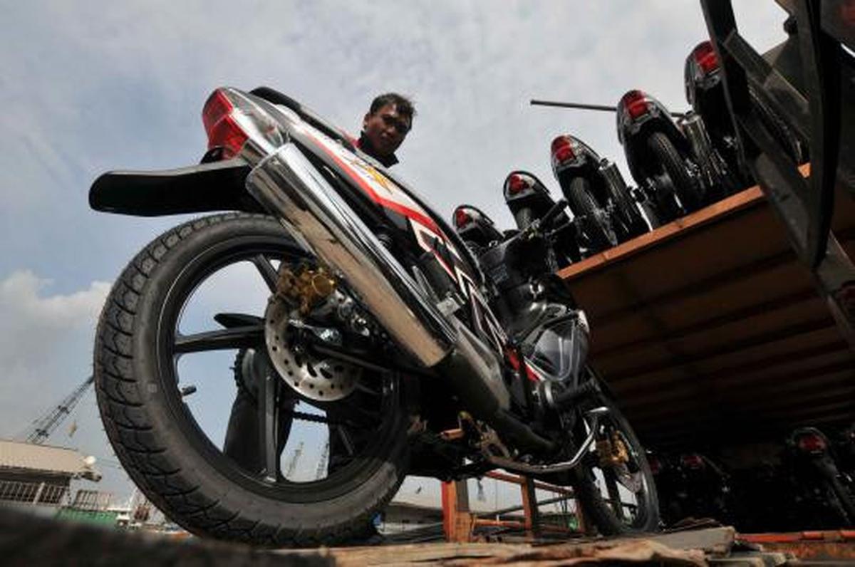 Pengiriman sepeda motor di Pelabuhan Tanjung Priok