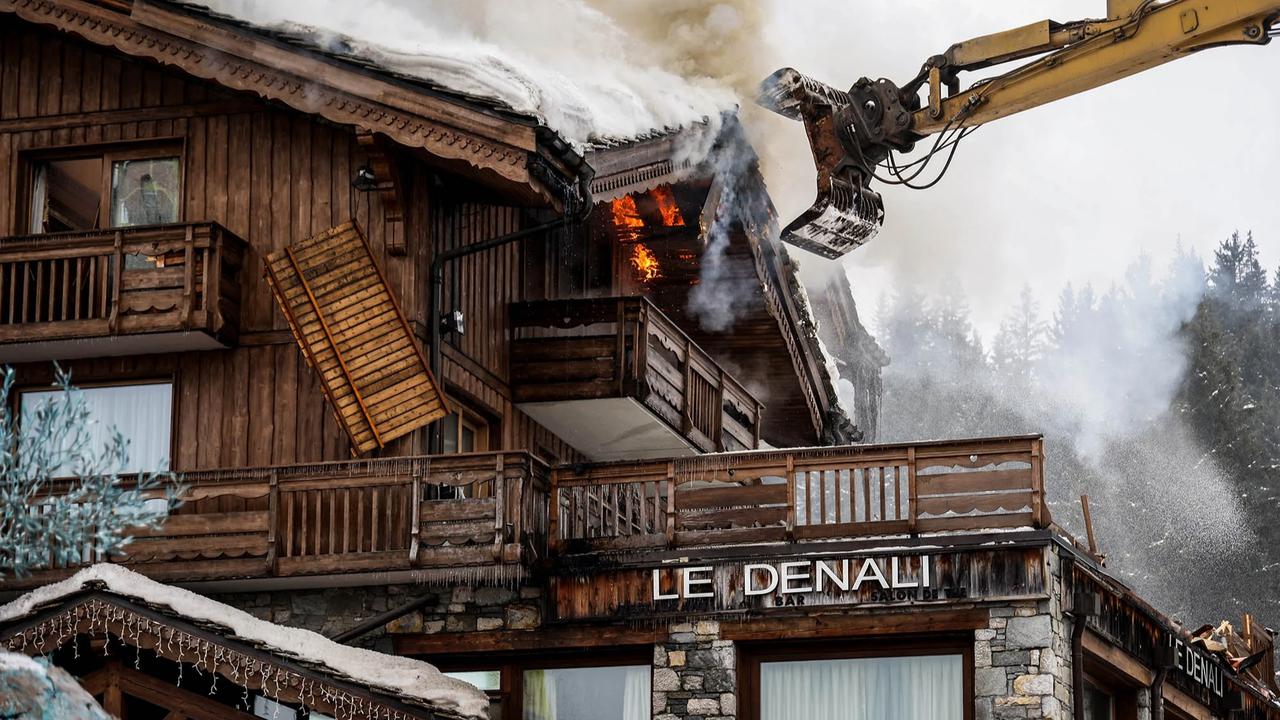 FOTO: Kebakaran Hebat Hanguskan Hotel Super Mewah di Courchevel Alpen Prancis