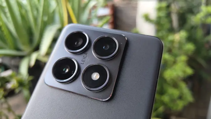 <p>Penampakan Xiaomi 14T Pro yang siap meluncur di Indonesia. (Liputan6.com/Agustinus M. Damar)</p>