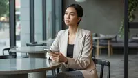 Cara Balas Chat Mantan agar Menyesal dengan Elegan dan Penuh Kendali