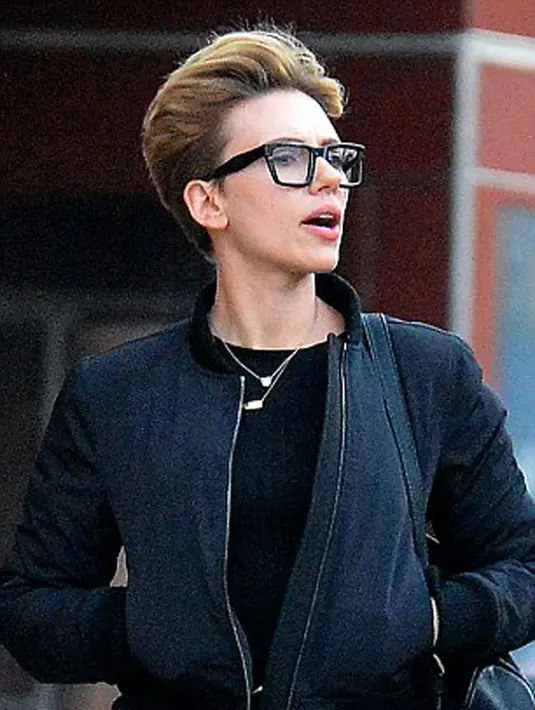 Pasangan Scarlett Johansson dan Romain Dauriac menjalin hubungan selama dua tahun dan telah dikaruniai seorang anak bernama Rose Dorothy yang kini juga sudah berusia dua tahun. (doc.dailymail.com)