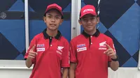 Dua pebalap mudah Astra Honda Racing School, Mario Suryo Aji (kanan) dan M Adenanta Putra, akan menjajal Sirkuit Buriram yang musim depan menghelat MotoGP. (AHM)