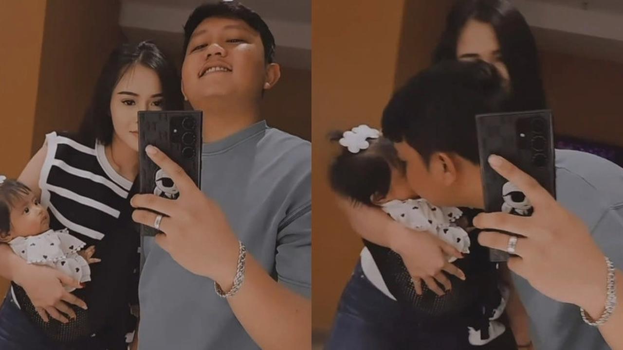 Denny Caknan mengabadikan momen bersama istri dan anaknya.&nbsp;