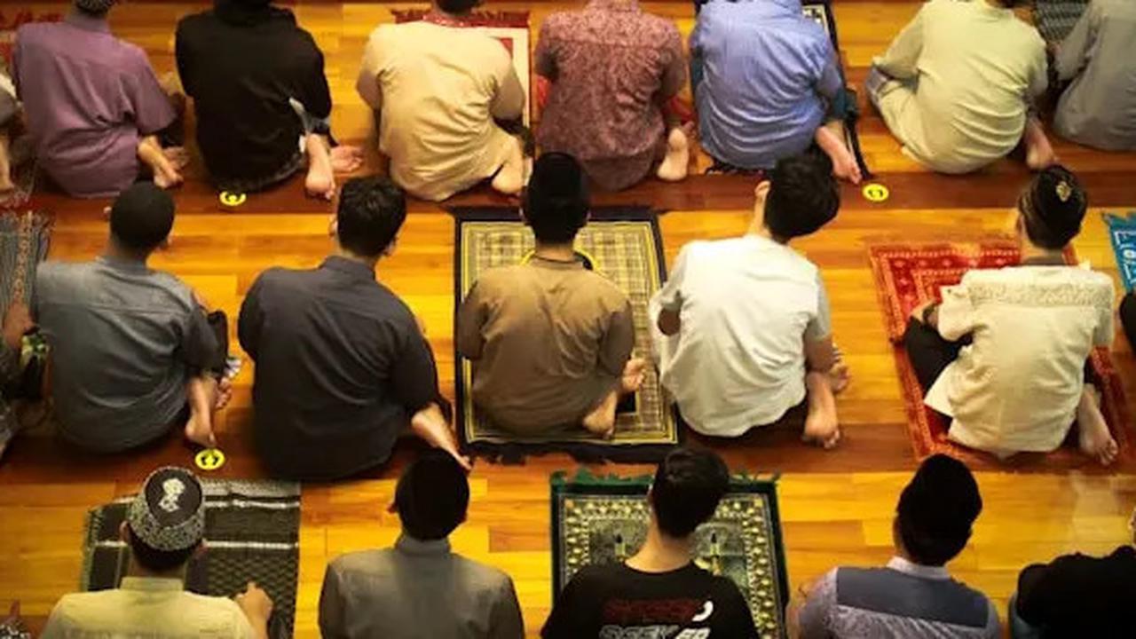 Keutamaan Tarawih Malam ke-15 Ramadhan, Umat Islam Didoakan Malaikat Penyangga Arsy dan Penjaga Kursi Langit
