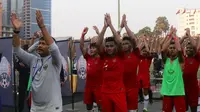 Para pemain Timnas Indonesia U-22 merayakan kemenangan atas Vietnam pada laga Piala AFF U-22 2019 di Olympic Stadium, Phnom Penh, Kamboja, Minggu (24/2/2019). Indonesia menang 1-0 atas Vietnam. (Bola.com/Zulfirdaus Harahap)