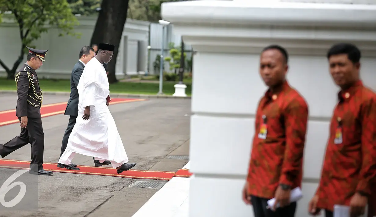 Sejumlah Duta Besar Luar Biasa dan Berkuasa Penuh (LBBP) Designate Resident dan Designate Non Resident untuk Republik Indonesia hadir pada Penyerahan Surat-Surat Kepercayaan di Istana Merdeka, Jakarta, Rabu (3/2/2016). (Liputan6.com/Faizal Fanani)