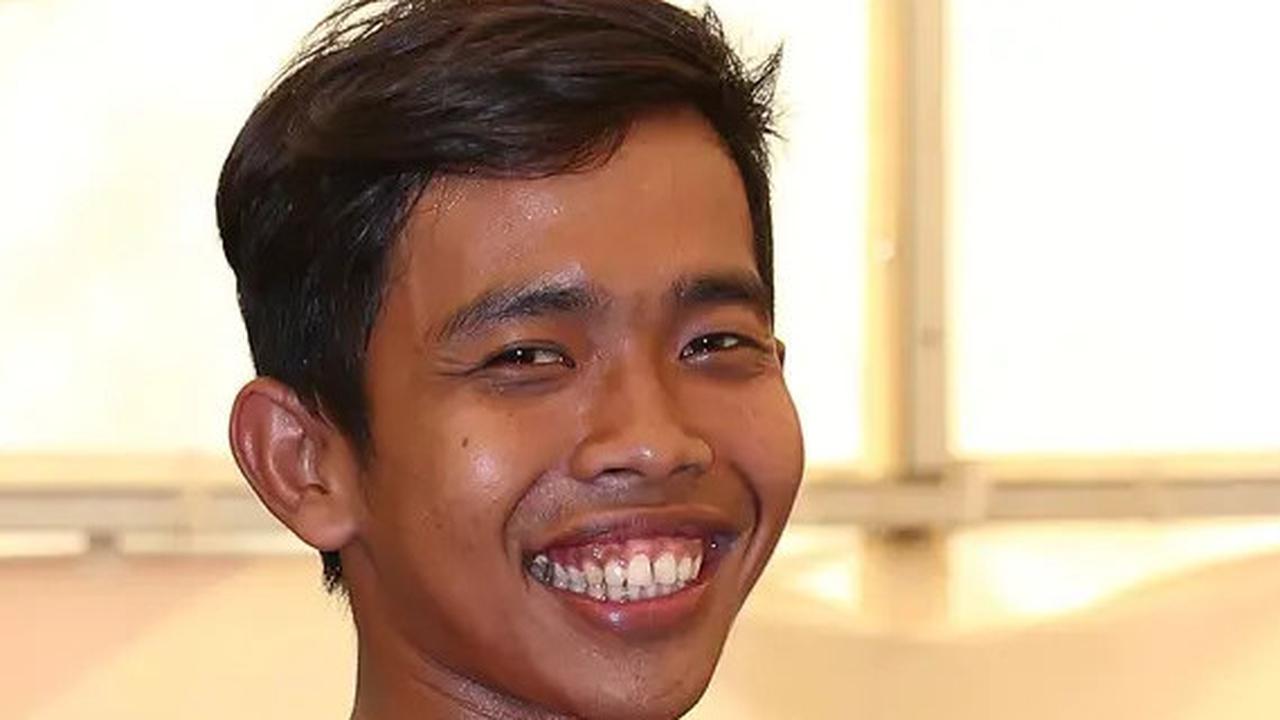 Dede Sunandar, Komedian yang Tak Gengsi Ambil Job Sebagai Pramusaji Restoran