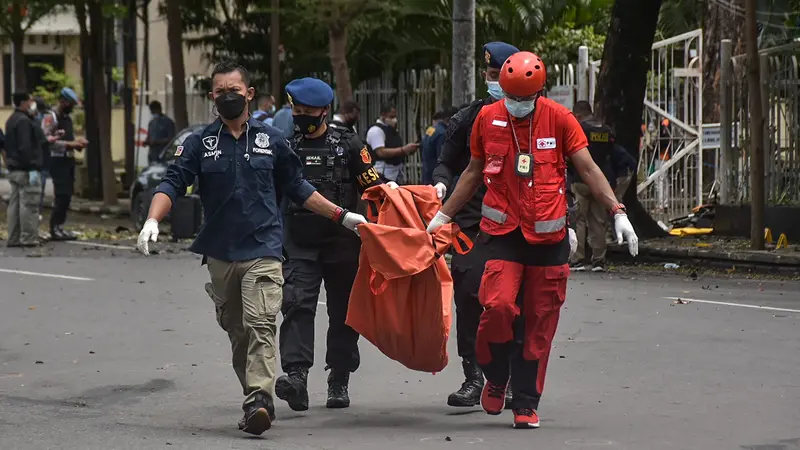 Polisi Amankan Jenazah Terduga Pelaku Bom Bunuh Diri Gereja Katedral Makassar