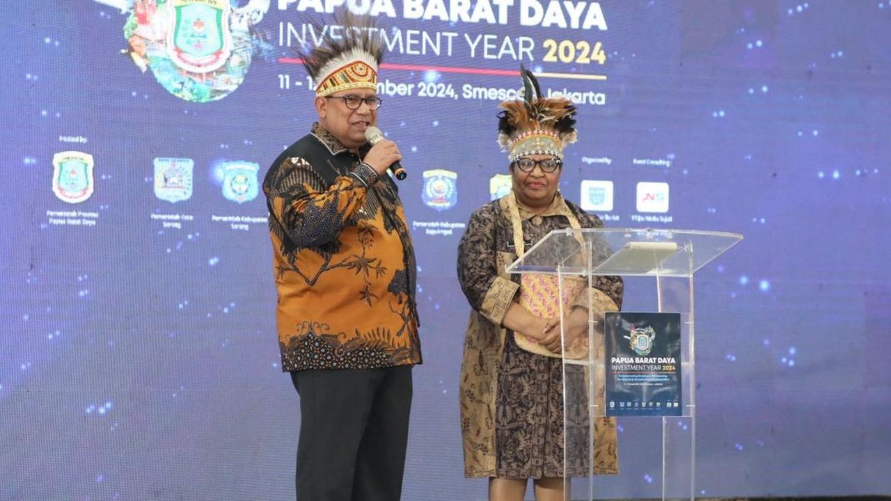Wamendagri Ribka Haluk di acara Papua Barat Daya Investment Year 2024 di Smesco