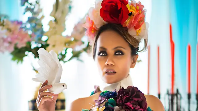 Dela Dewi dan Jessica Belkin