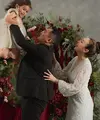 Rianti Cartwright tampil memukau dalam foto Natal keluarga. [Foto: Instagram/ Rianti Cartwright]