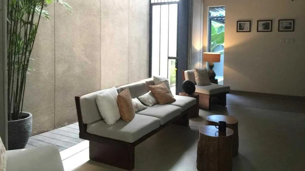 Rumah Industrial Modern Super Keren yang Memanfaatkan Material Daur Ulang