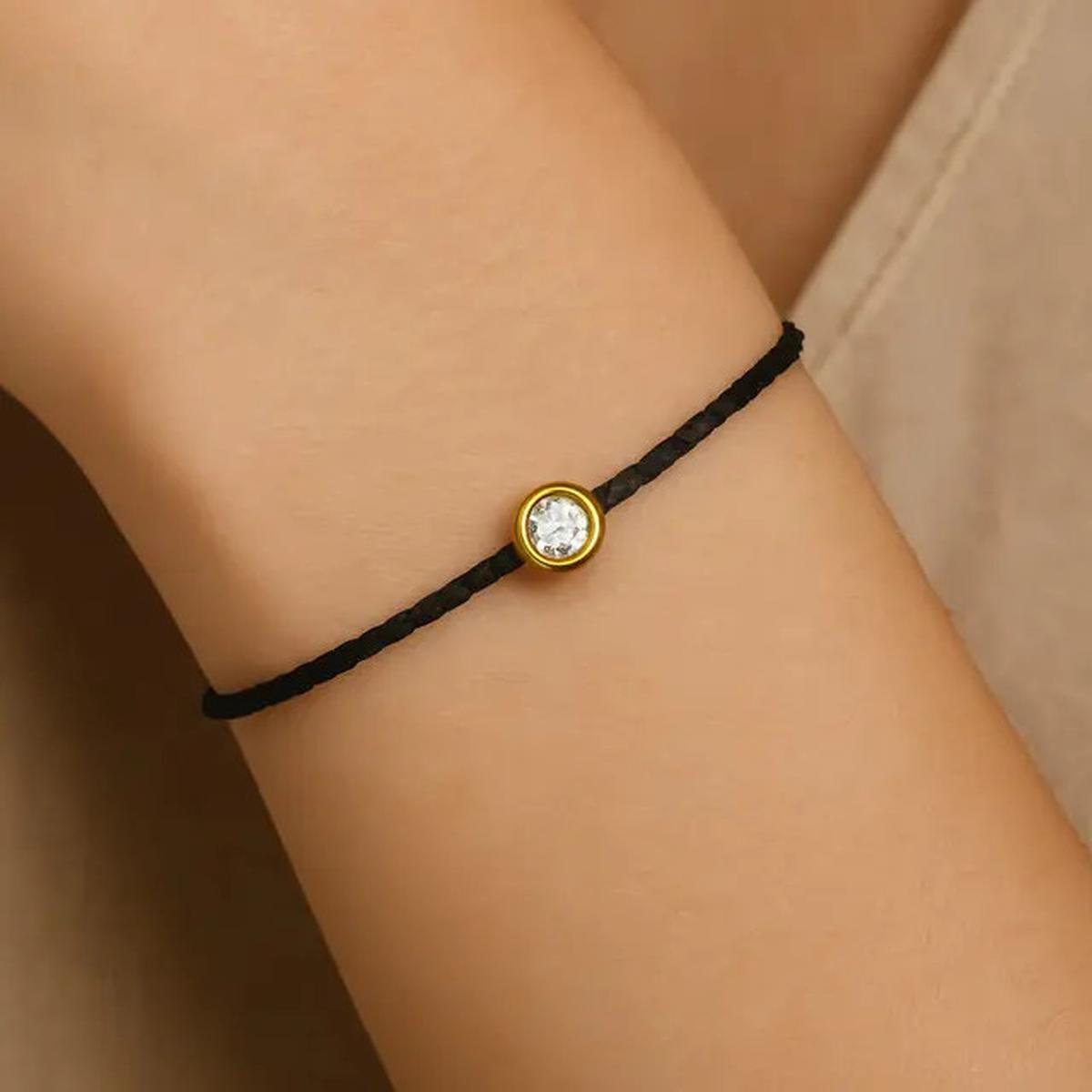 7 Model Gelang Emas Tali Hitam Terbaru, Aksesoris Kasual yang Stylish untuk Hangout