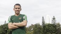 Pemain Timnas Indonesia U-23, Egy Maulana, berpose seusai latihan di Lapangan ABC, Jakarta, Kamis (14/3). Latihan ini merupakan persiapan jelang Kualifikasi Piala AFC U-23. (Bola.com/Vitalis Yogi Trisna)