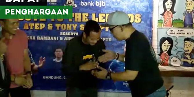 VIDEO: 4 Mantan Pemain Persib Dapat Penghargaan dari Viking