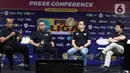 Ketua lll Bidang Kompetisi dan Pertandingan PP.PBVSI, Hanny S, Surkatty, Direktur Retail dan Niaga, PT PLN (Persero), Edi Srimulyanti, COO Vidio, Hermawan Sutanto dan Direktur Moji Hendy Lim saat jumpa pers PLN Mobile Proliga 2023 di SCTV TOWER , Jakarta, Jumat (30/12/2022). (Liputan6.com/Herman Zakharia)