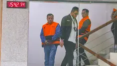 Bupati Kuantan Singingi Suhardiman Amby usai menjalani pemeriksaan di Gedung Merah Putih KPK, Jakarta, Rabu (1/7/2026). (Merdeka.com/ arie Basuki)