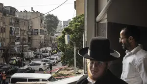 Sementara, Kementerian Kesehatan Iran pada Senin (16/6/2025) pagi melaporkan sedikitnya 224 orang tewas dan 1.481 orang terluka sejak Israel memulai serangan pada Jumat lalu. (JOHN WESSELS/AFP)