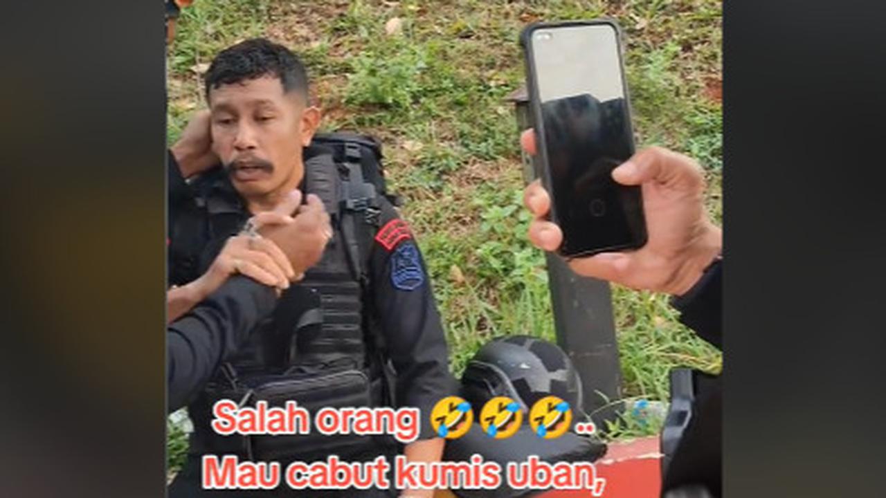 Anggota Brimob Berkumis
