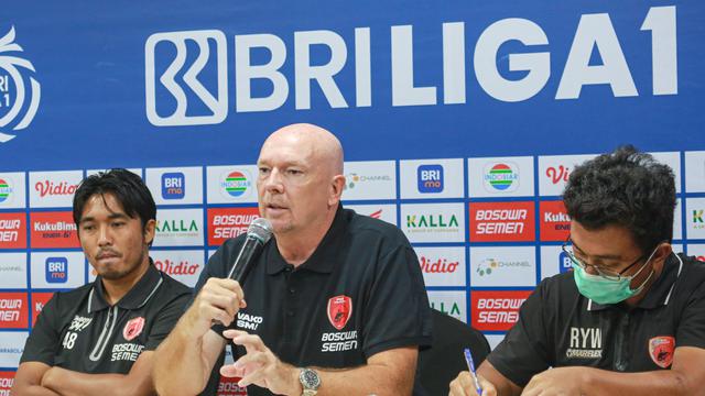Pelatih PSM Makassar, Joop Gall.