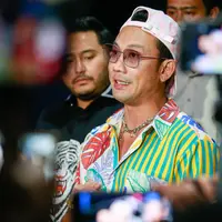 Denny Sumargo melaporkan Verny Hasan terkait postingan tes DNA di akun instagram @vernyhasan_. Denny juga siap meladeni, dan meminta agar Verny tidak memblow up masalah ini ke media. Karena akan berdampak buruk pada anaknya. [Foto: Muhammad Akrom Sukarya/KapanLagi.com]