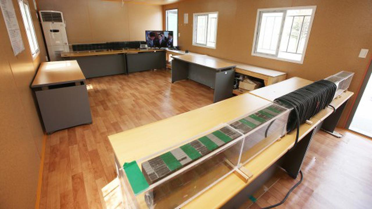 Canggih, Perangkat Ini Bisa Ngecas 40 Baterai Ponsel Tanpa Kabel