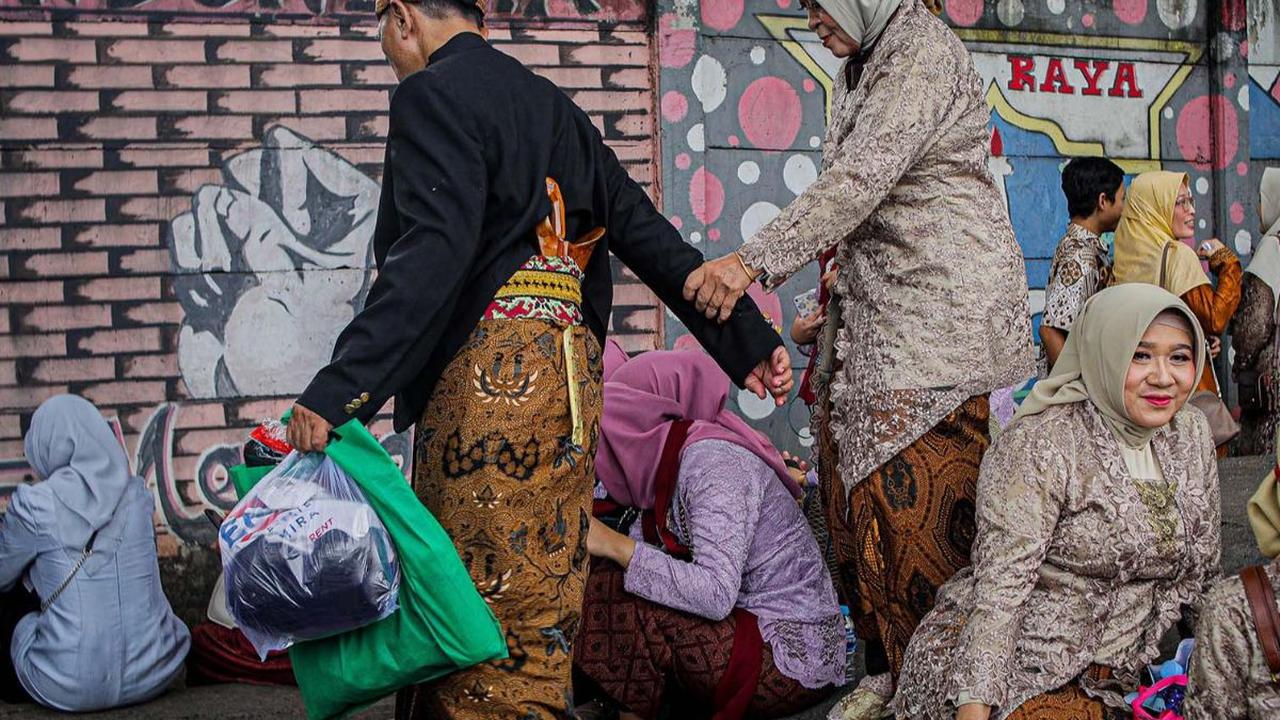Acara resepsi pernikahan berlangsung di lantai 5, sementara titik api berada di lantai 7 Gedung K-Link Tower.

Meski berada di lantai berbeda, kebakaran tersebut tetap membuat orang-orang dalam acara resepsi pernikahan itu panik.