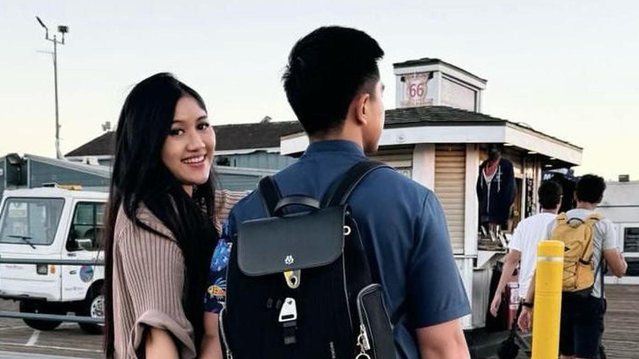 Viral Video Kaesang dan Erina Turun Jet Pribadi Bawa Belanjaan Langsung Naik Mobil, Bea Cukai Bilang Begini