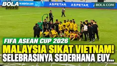 Malaysia berhasil mengalahkan Vietnam 1-0 untuk mengamankan posisi ketiga FIFA ASEAN Cup 2026. Seusai pertandingan, para pemain Negeri Jiran merayakan kemenangan bersama, tetapi tanpa selebrasi berlebihan. Momen sederhana tersebut terlihat setelah Ma...