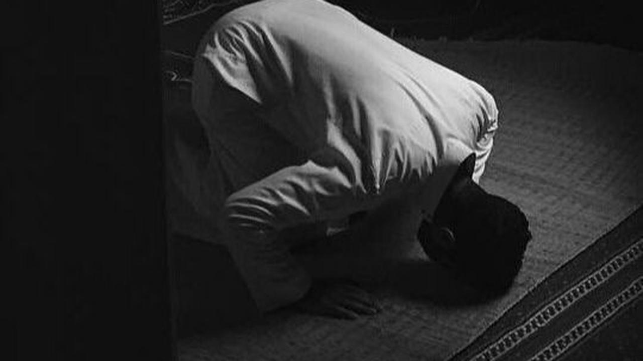 Niat Sholat Maghrib Jamak Takhir dengan Isya, Pahami Tata Cara dan Syaratnya