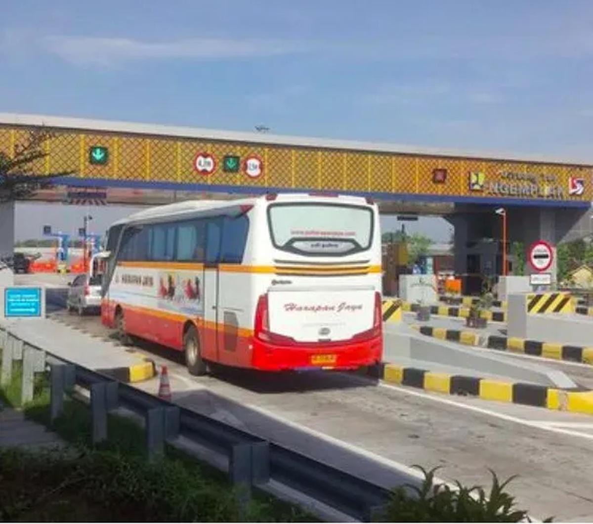 "Misalnya, tarif kendaraan golongan I dari Semarang hingga Solo yang sebelum Rp75.000 menjadi Rp92.000,” katanya.