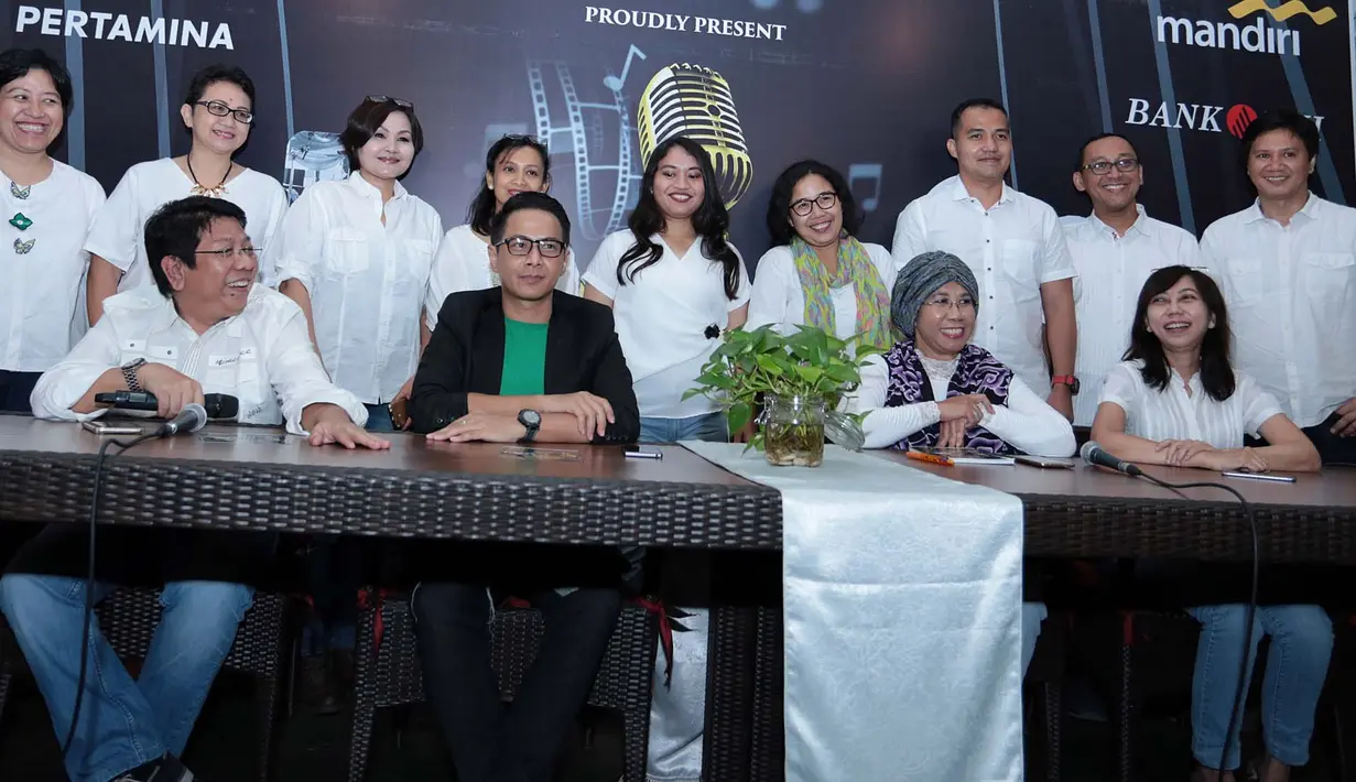 Konser Simfoni Layar Perak Indonesia ini digagas oleh Komunitas Alumni Paduan Suara Mahasiswa Universitas Gadjah Mada, Adiswara Gadjah Mada. Konser ini akan didedikasikan untuk dunia perfilman Indonesia. (Deki Prayoga/Bintang.com)