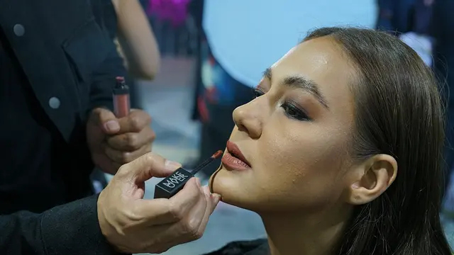 Tampilan makeup Arab Fashion Week