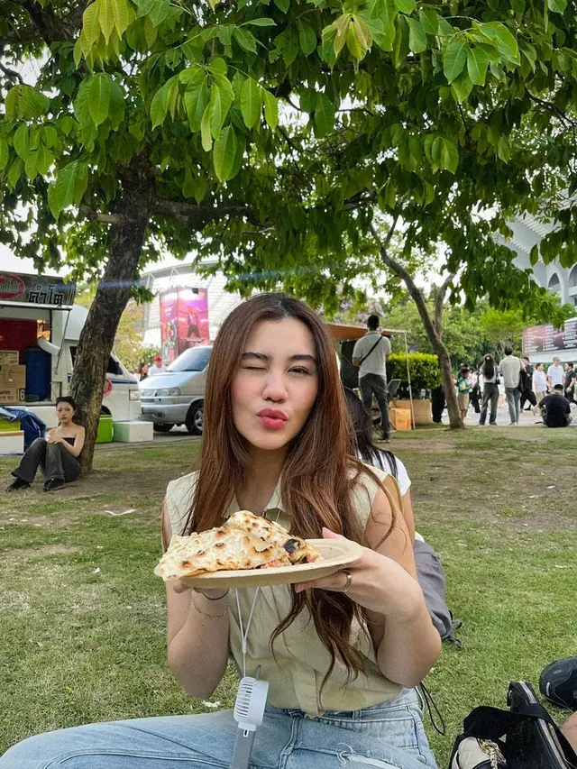 Aaliyah Massaid di taman (Instagram/aaliyah.massaid)