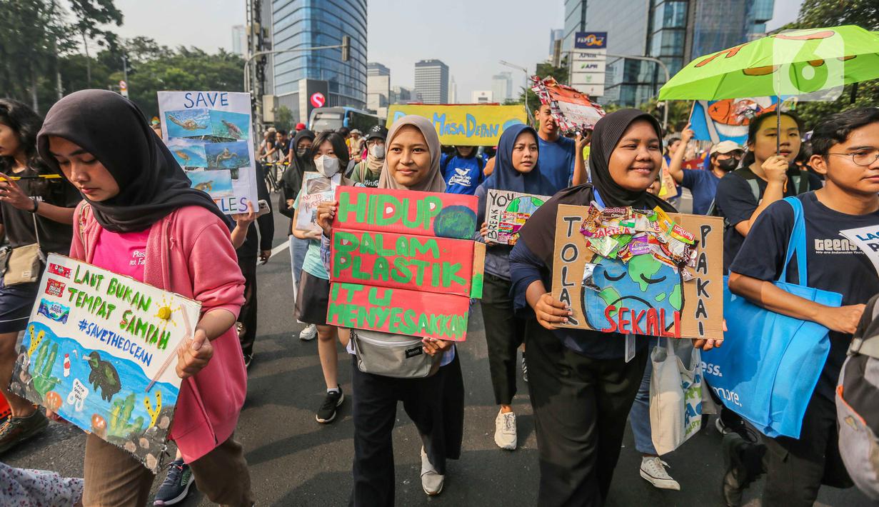 Diadakan setiap tahun sejak 2019, kampanye kolektif ini dimulai dalam rangka memperingati #PlasticFreeJuly atau gerakan bebas plastik di bulan Juli. (Liputan6.com/Faizal Fanani)