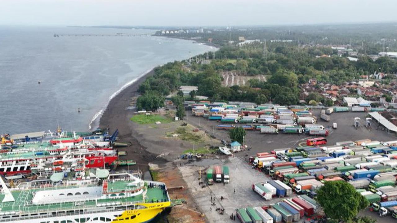 ASDP Akhirnya Kerahkan Kapal Bantuan Urai Antrean 30 Kilometer di Pelabuhan Ketapang